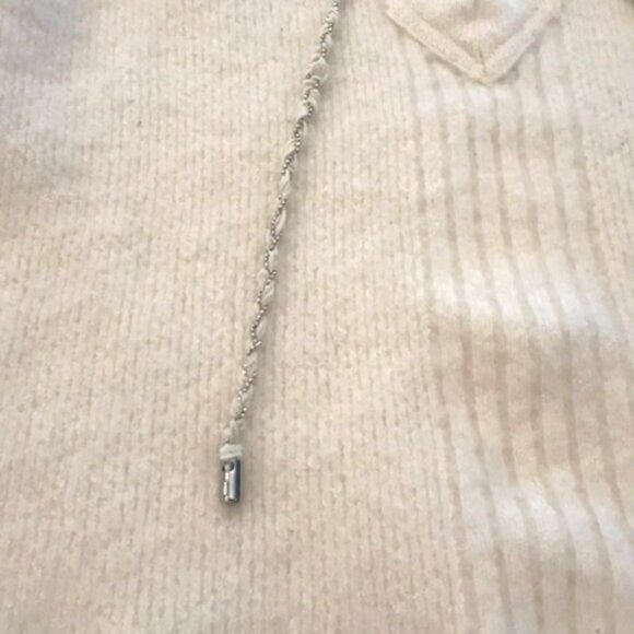 St. John Ivory Cashmere Silk Sweater Drawstring Neck Metal/Fabric‎ Size Small - Picture 11 of 12